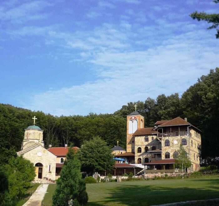 Manastir Tresije je okruzen predivnom prirodom u podnozju Kosmaja