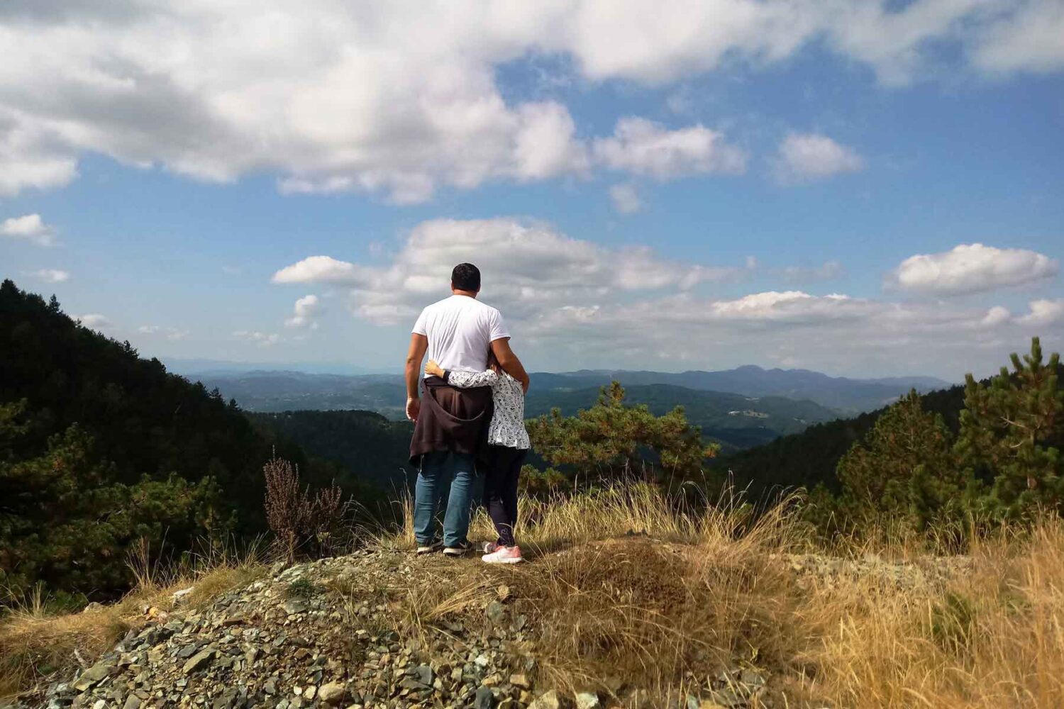 Pogled sa Divčibara u pravcu planinskih vrhova i dolina
