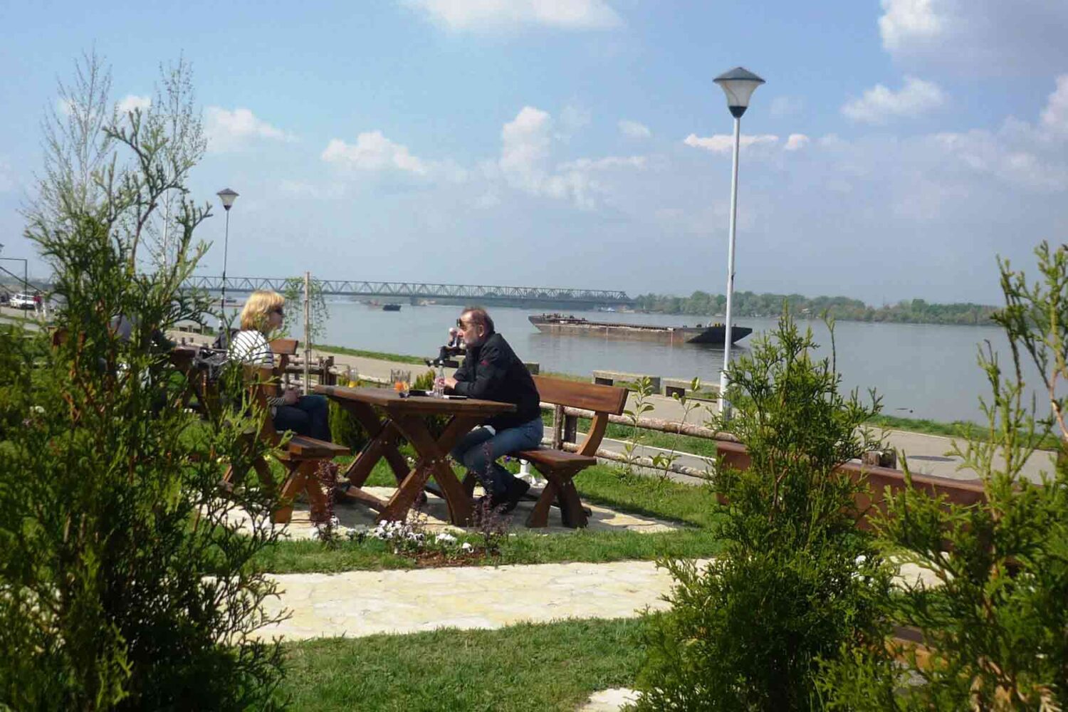 Ada Huja - ovde možete provesti prijatno vreme u kafićima pored Dunava