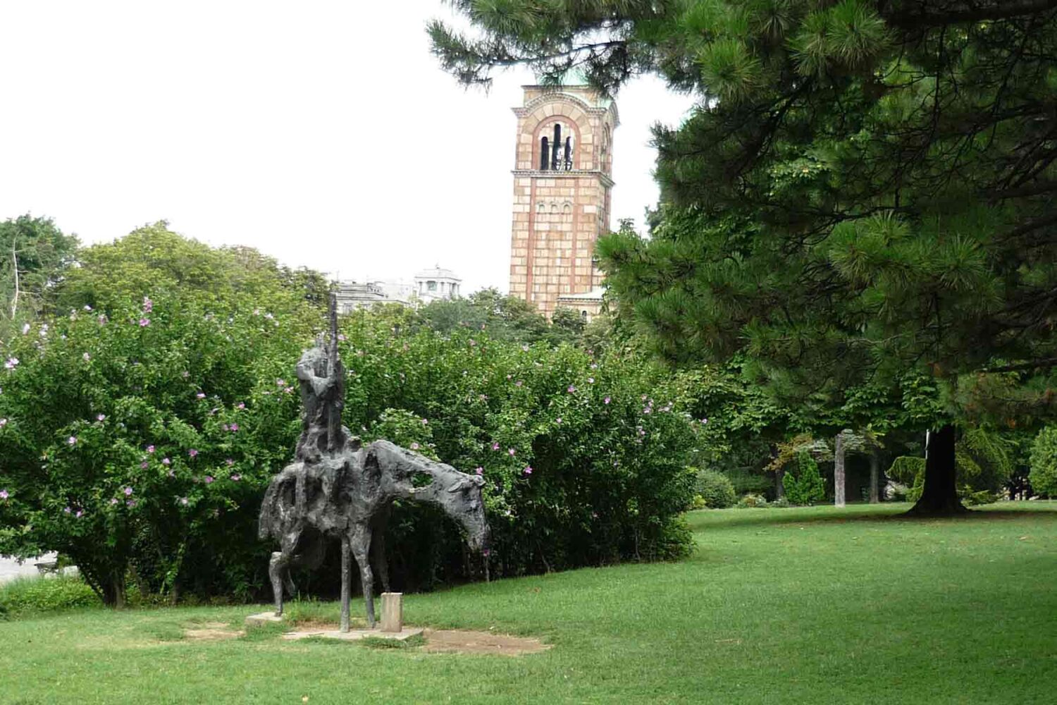 Spomenik i crkva na Tasu