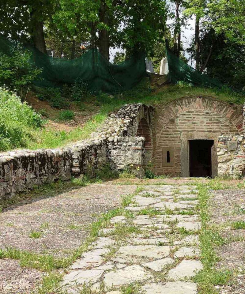 Kasnorimska grobnica u Brestoviku