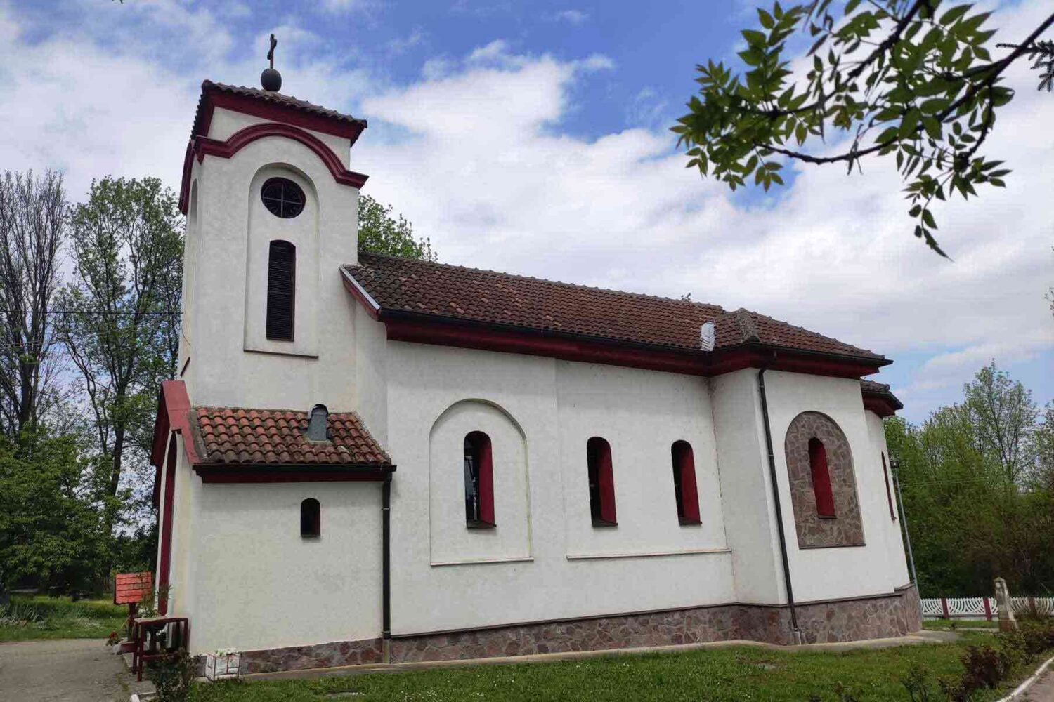 Crkva Svetog Duha u Zaklopaci