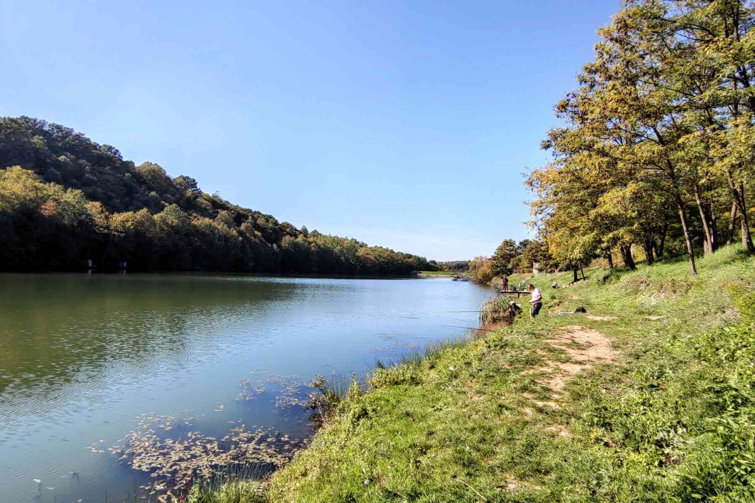 Jezero Duboki potok je poznato mesto za odmor i relaksaciju u Beogradu