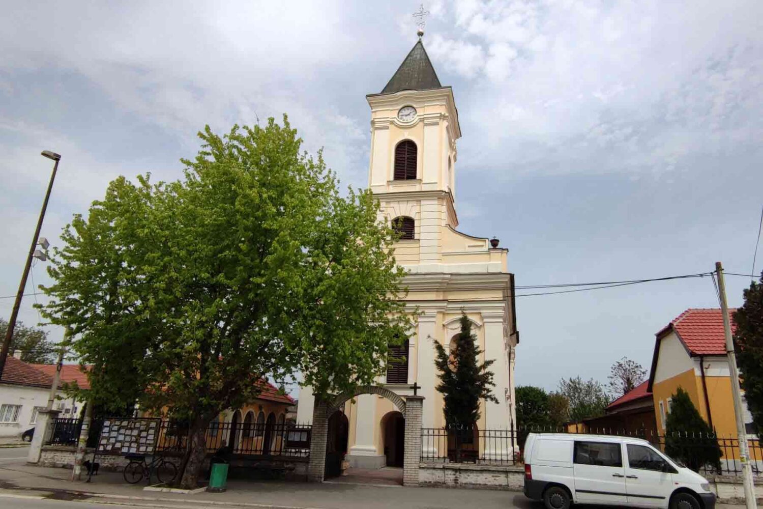 Jakovo centar crkva