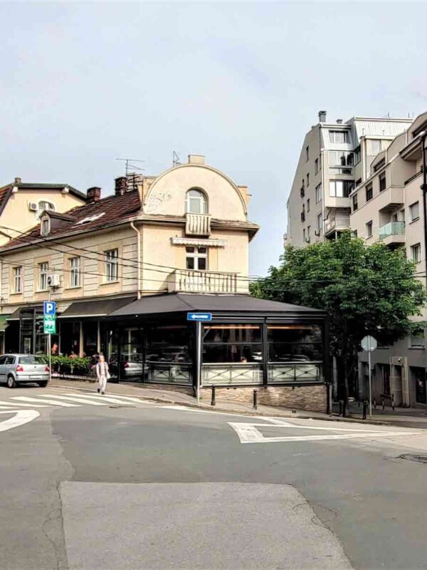 Restoran Alphonse de Lemartine je vrlo popularan na Vračaru i u Beogradu