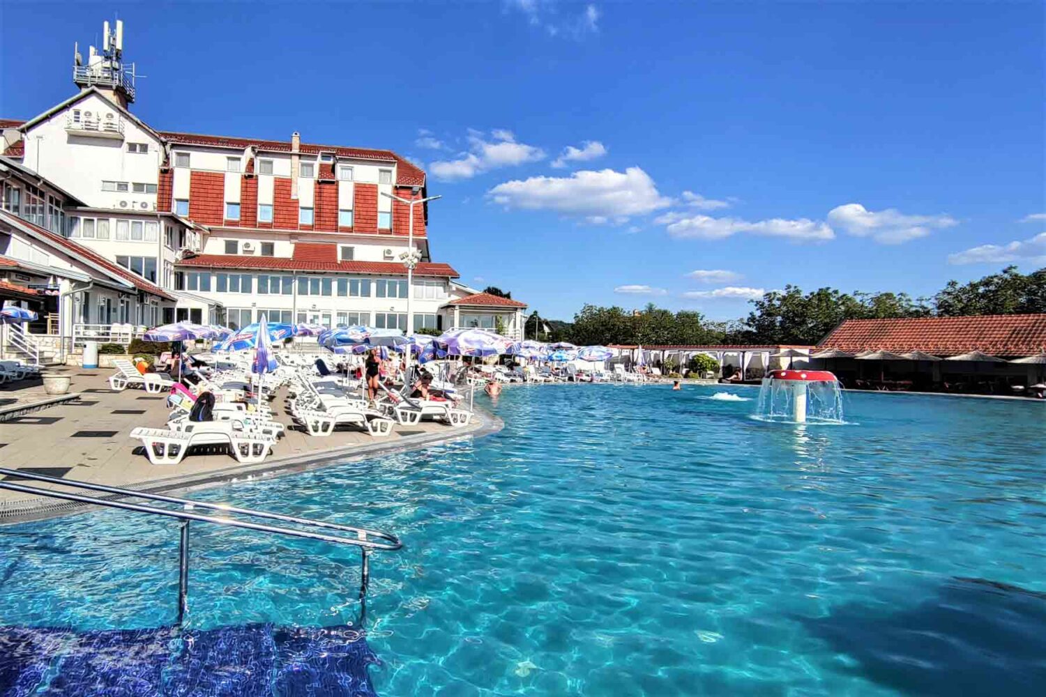 Aqua park Vidik je jedan od retkih hotela koji imaju otvorene i zatvorene bazene u ponudi