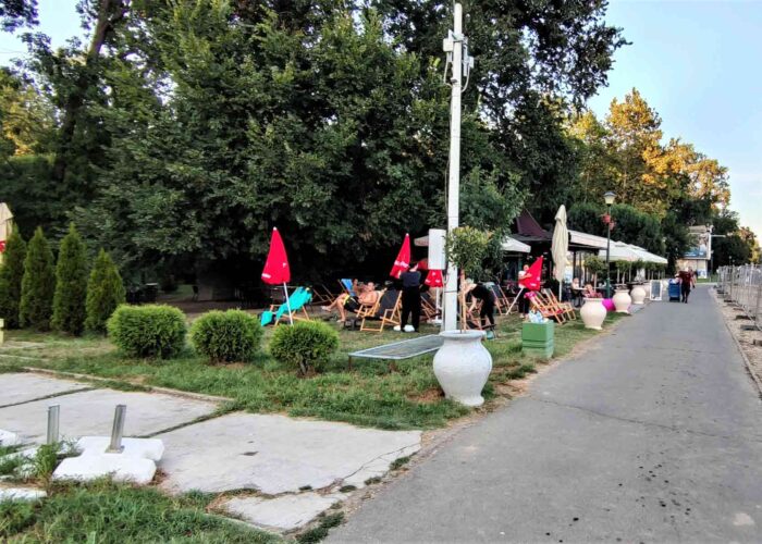 Caffee Režiser je jedan od najpoznatijih kafića na Adi