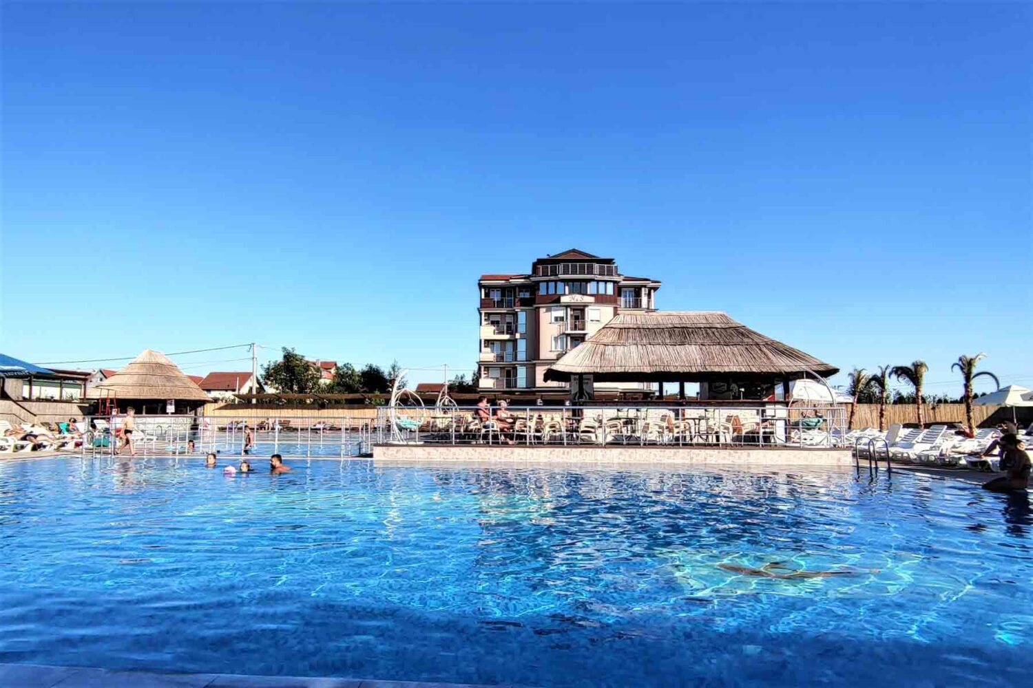 Kengur Resort sa barom i ležaljakam je pravo mesto za mini odmor u Beogradu