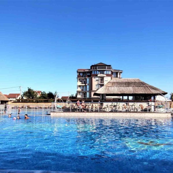 Kengur Resort sa barom i ležaljakam je pravo mesto za mini odmor u Beogradu