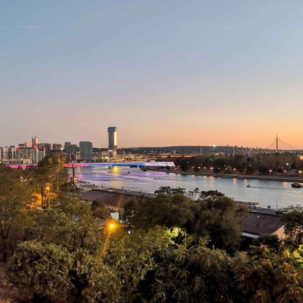 Panoramski pogled na reku Savu i Srem sa Kalemegdanskog platoa