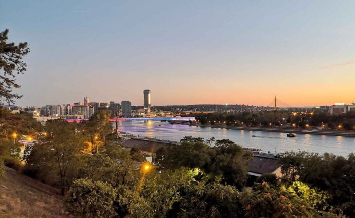 Panoramski pogled na reku Savu i Srem sa Kalemegdanskog platoa