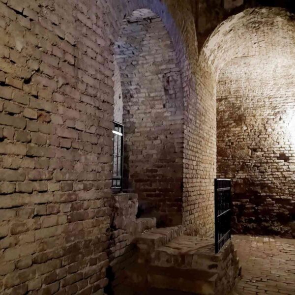 Misteriozni hodnici i stepenište Rimskog bunara