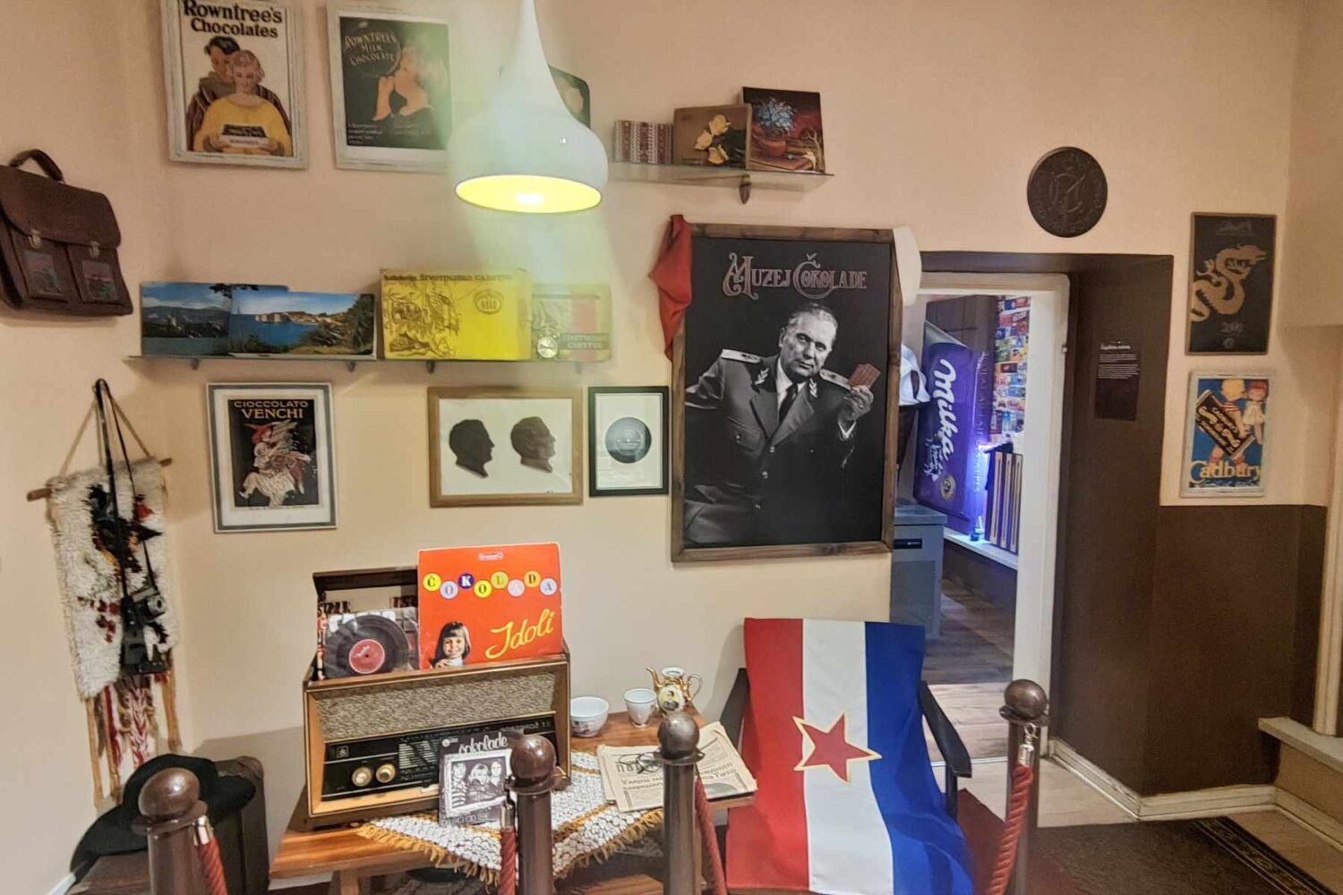 Postavka čokolada i brendova iz Jugoslavije u Muzeju čokolade u Beogradu