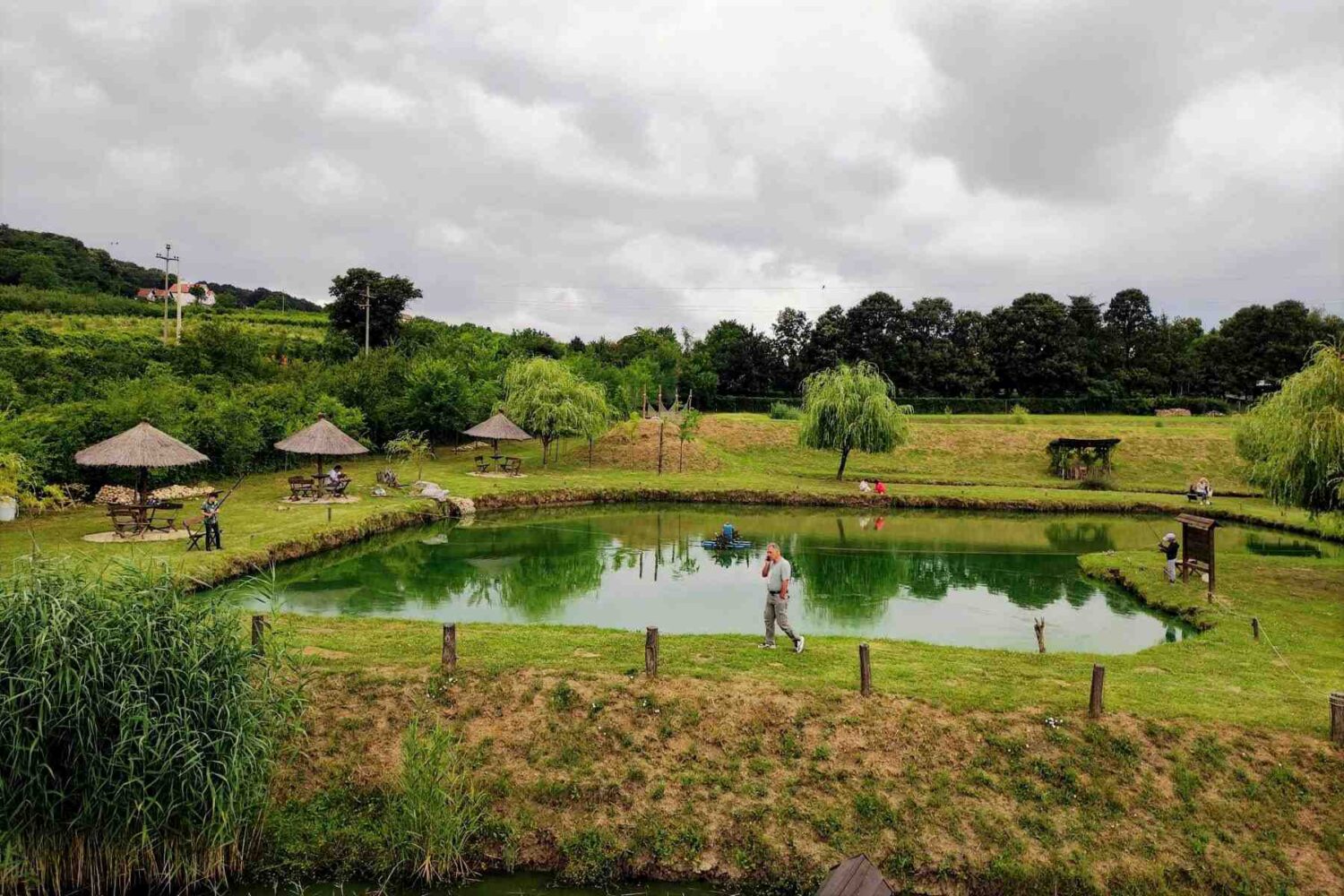 Jezero za pecanje na Malom Dunavu u Beogradu