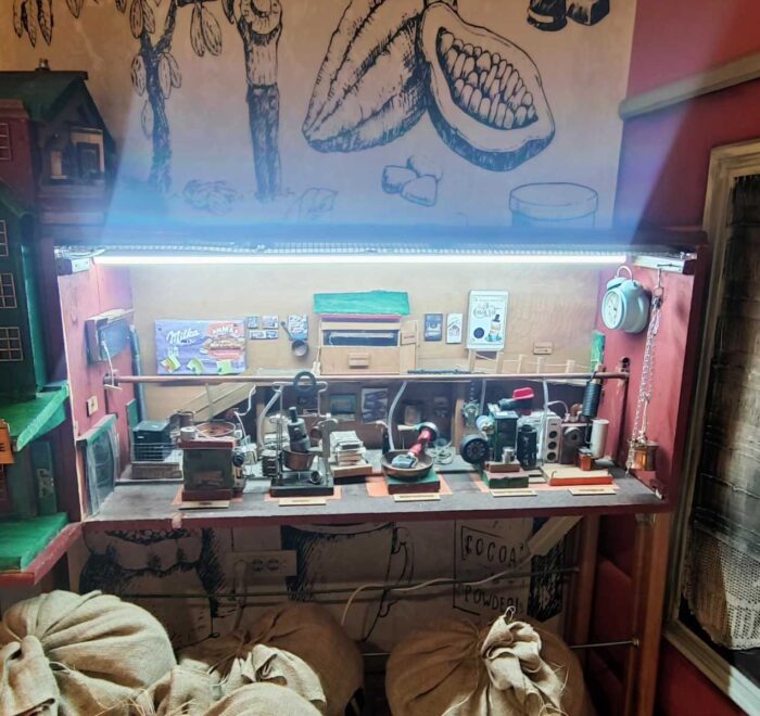 Maketa postrojenja za proizvodnju čokolade u sobi Evropa u Muzeju čokolade u Beogradu