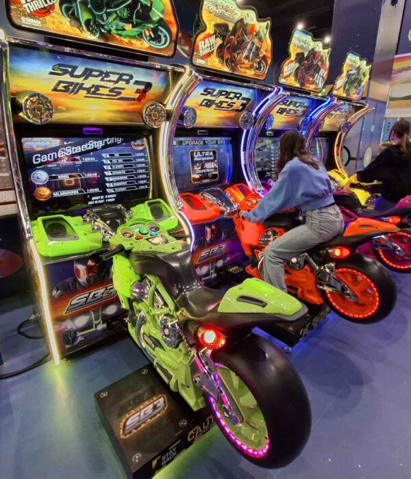 Digitalna igrica sa vožnjom motora