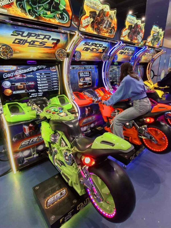 Digitalna igrica sa vožnjom motora