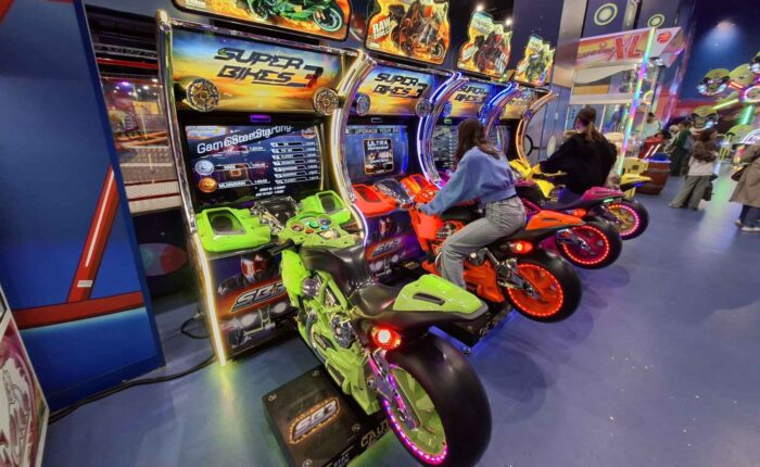 Digitalna igrica sa vožnjom motora