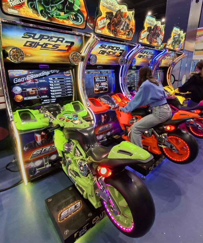 Digitalna igrica sa vožnjom motora