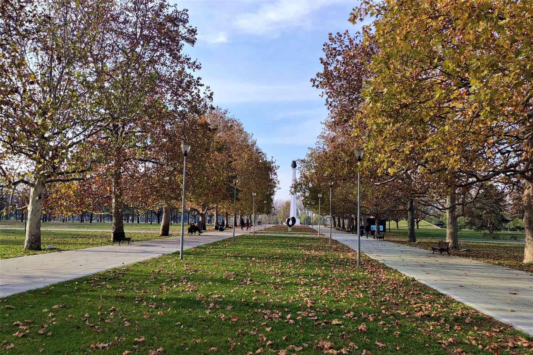Park Ušće Novi Beograd šetnja i rekreacija
