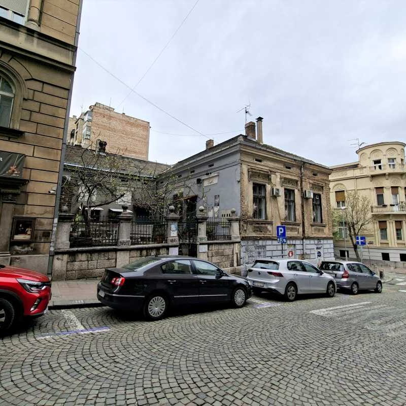 Smokvica restaurant in Belgrade located in Kralja Petra Street with outdoor seating