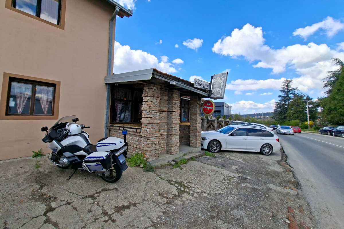 Konoba pod Avalom entrance and parking Entrance to Konoba pod Avalom with parking area near Avala road
