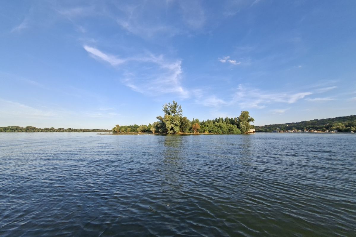 Gročanska ada na Dunavu kod Grocke